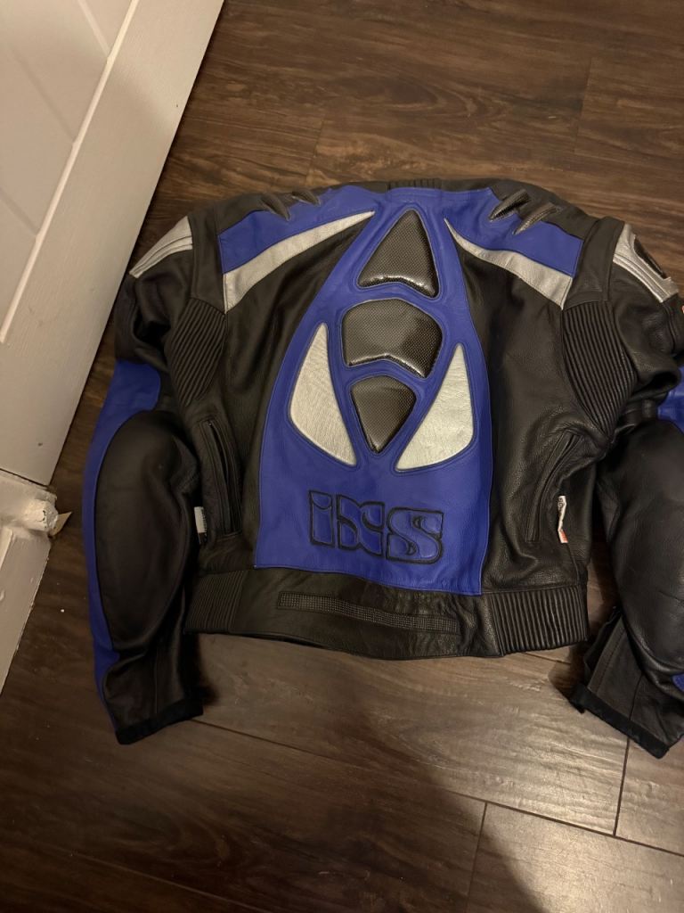 Motorcycle leathers, helmet and boots 
