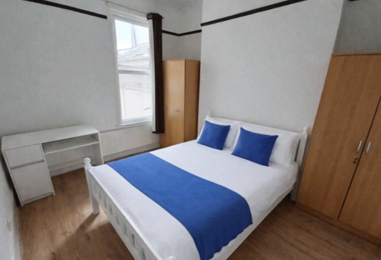 Bright Double Room Stratford £800/pm - Bills Inc | West Ham Park | E15!