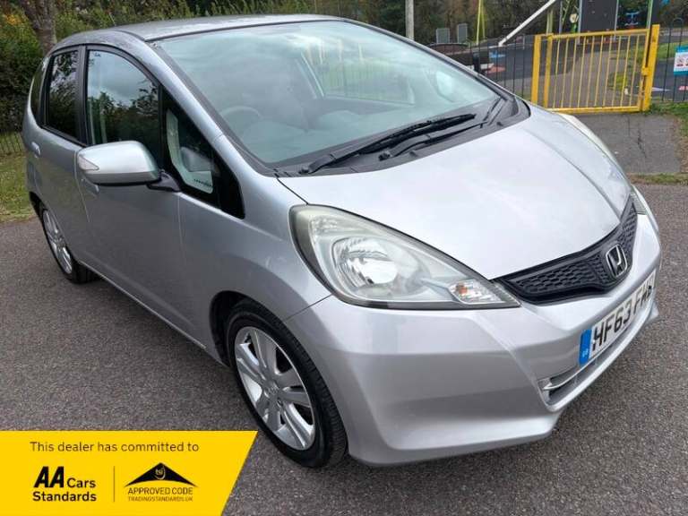 Honda Jazz I-VTEC ES PLUS