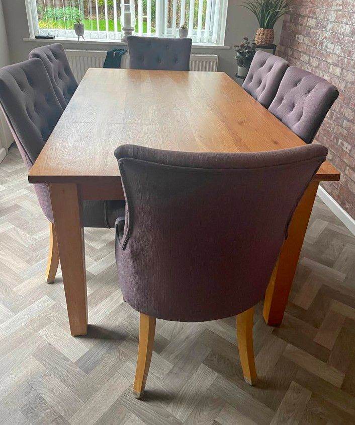 Dining table with 6 chairs for £130