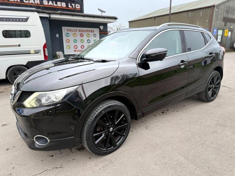 2015 Nissan Qashqai 1.2 DiG-T Tekna 5dr HATCHBACK Petrol Manual