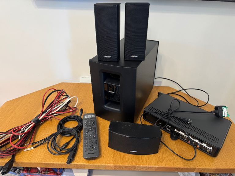 Fully working Bose Cinemate 520 console with speakers ,cables,remote control, digital speaker