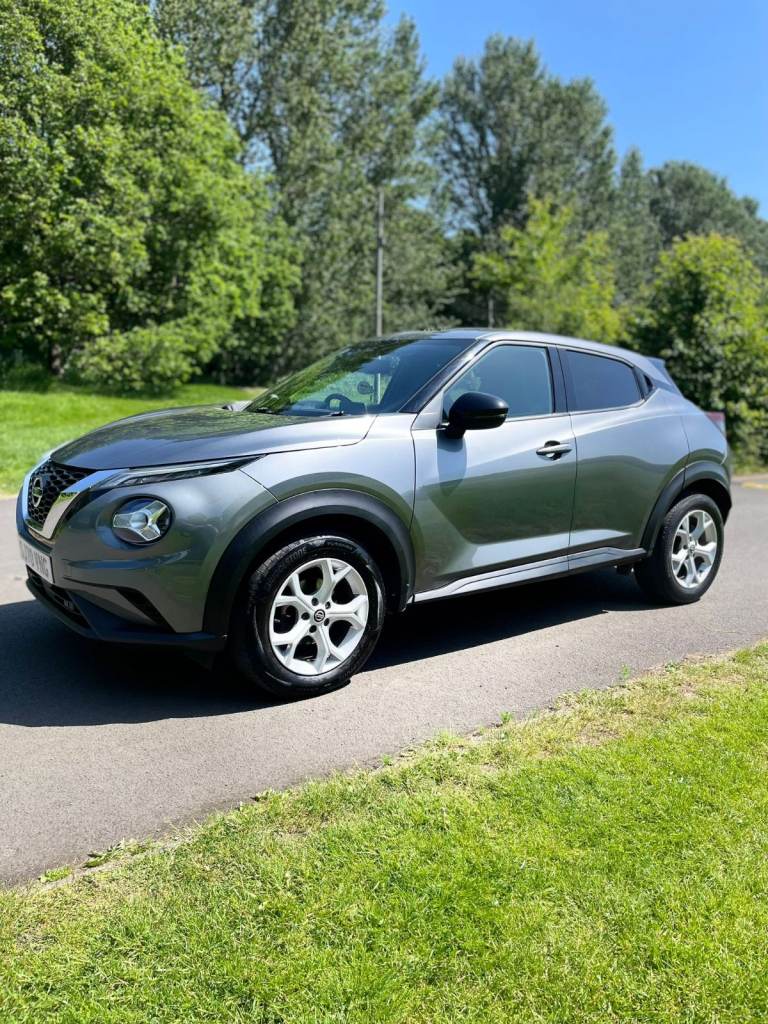 Nissan Juke N-connecta Dig-t 5 door hatchback / 1.0 petrol / only 44775 miles. Excellent condition