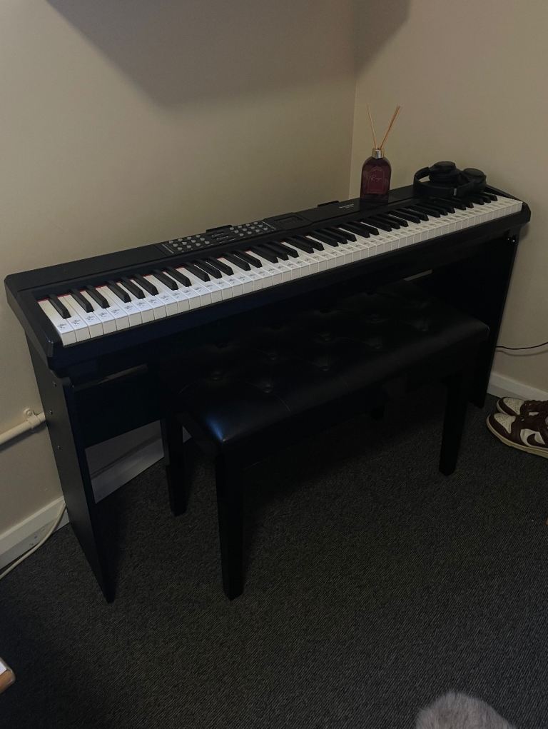 STRICH SDP-120 Electric Keyboard Piano with Bench – Good Condition
