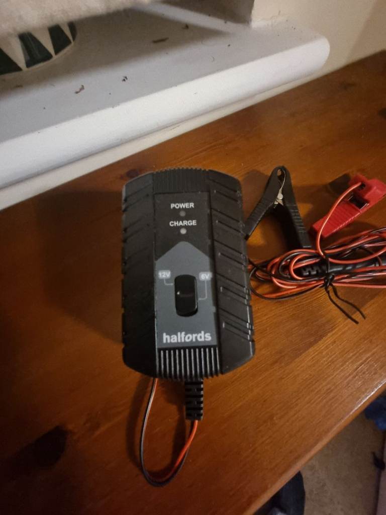 Halfords battery charger 