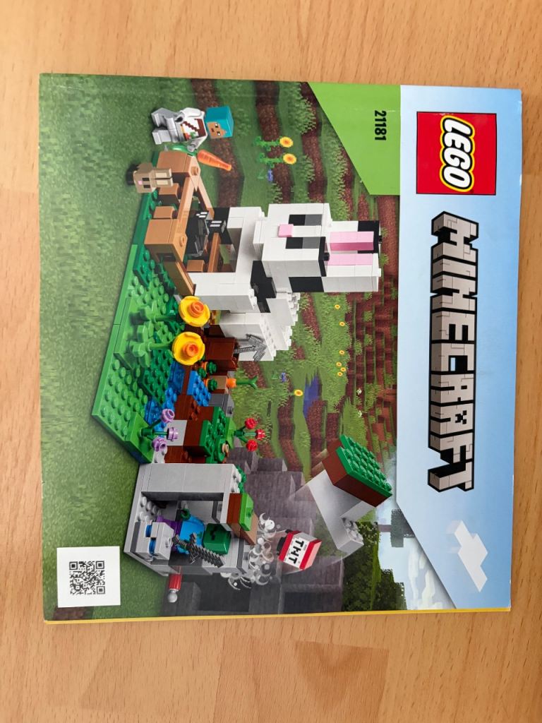 Lego Minecraft The Rabbit Ranch set 21181