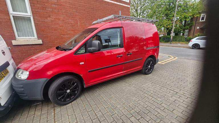 £1000 OVNO, 12 Months MOT, Red Volkswagen Caddy 205,049 Miles.