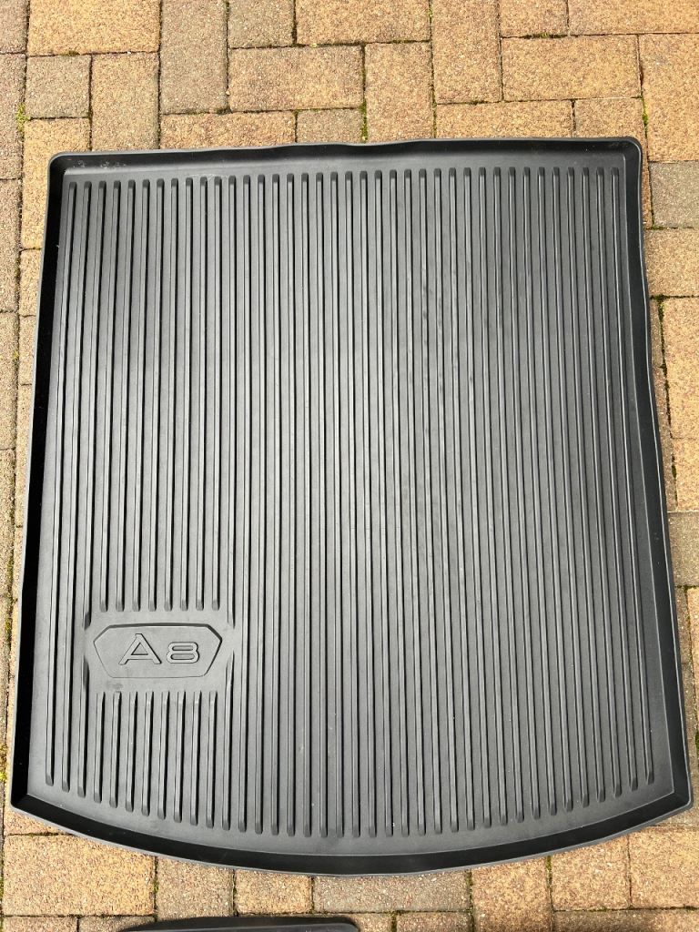 Audi A8, 2019, OEM Rubber boot liner 