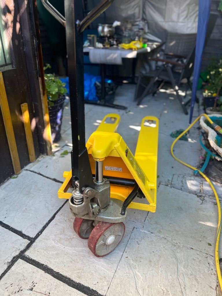 Pallet truck 
