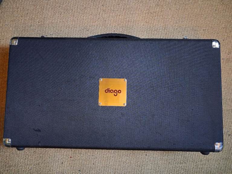Diago PB02 Gigman Pedalboard – Large, Sturdy Case (60cm x 30cm)