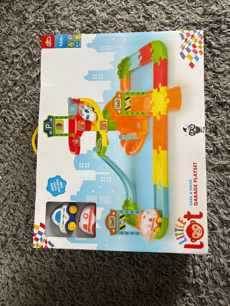 Garage playset - unopen 