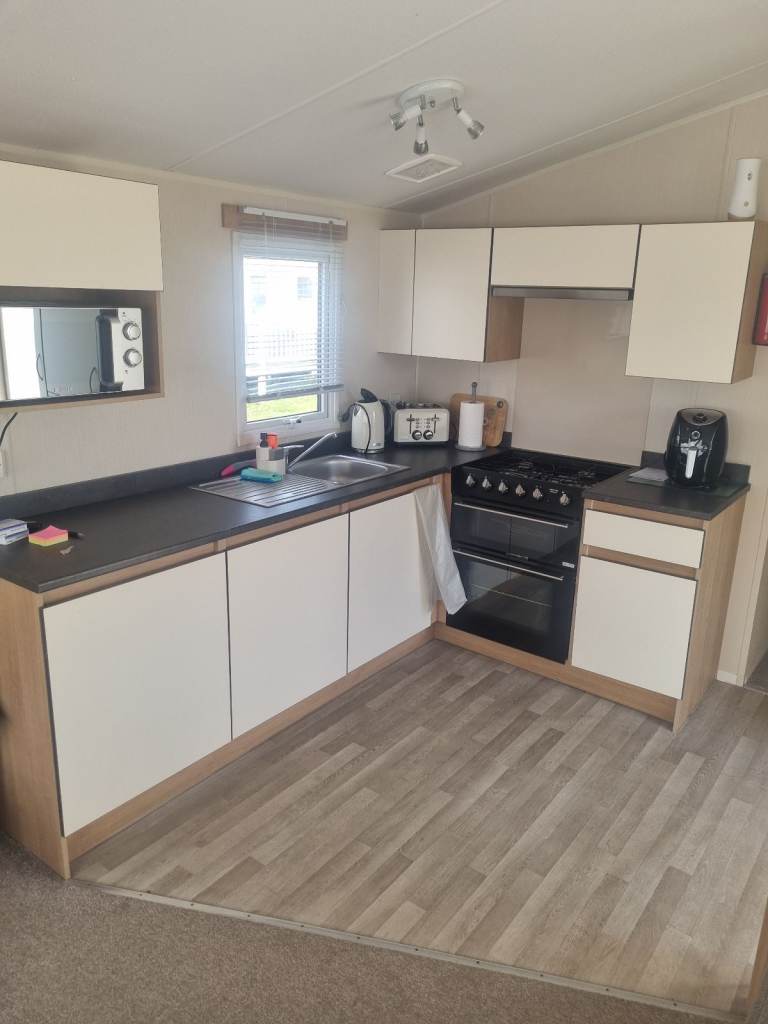 C&H CARAVAN HIRE TRECCO BAY PORTHCAWL HOLIDAY LET ONLY 