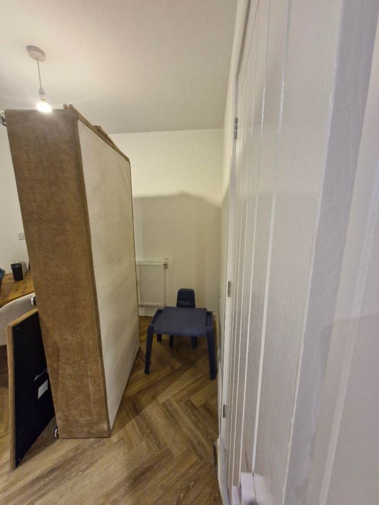 2 Single bed with headboard