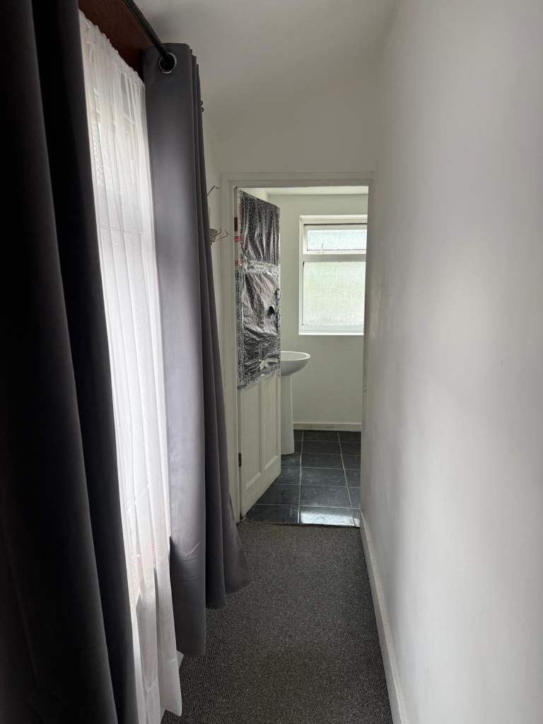 4 Bedroom 2 Bathroom house ToLet