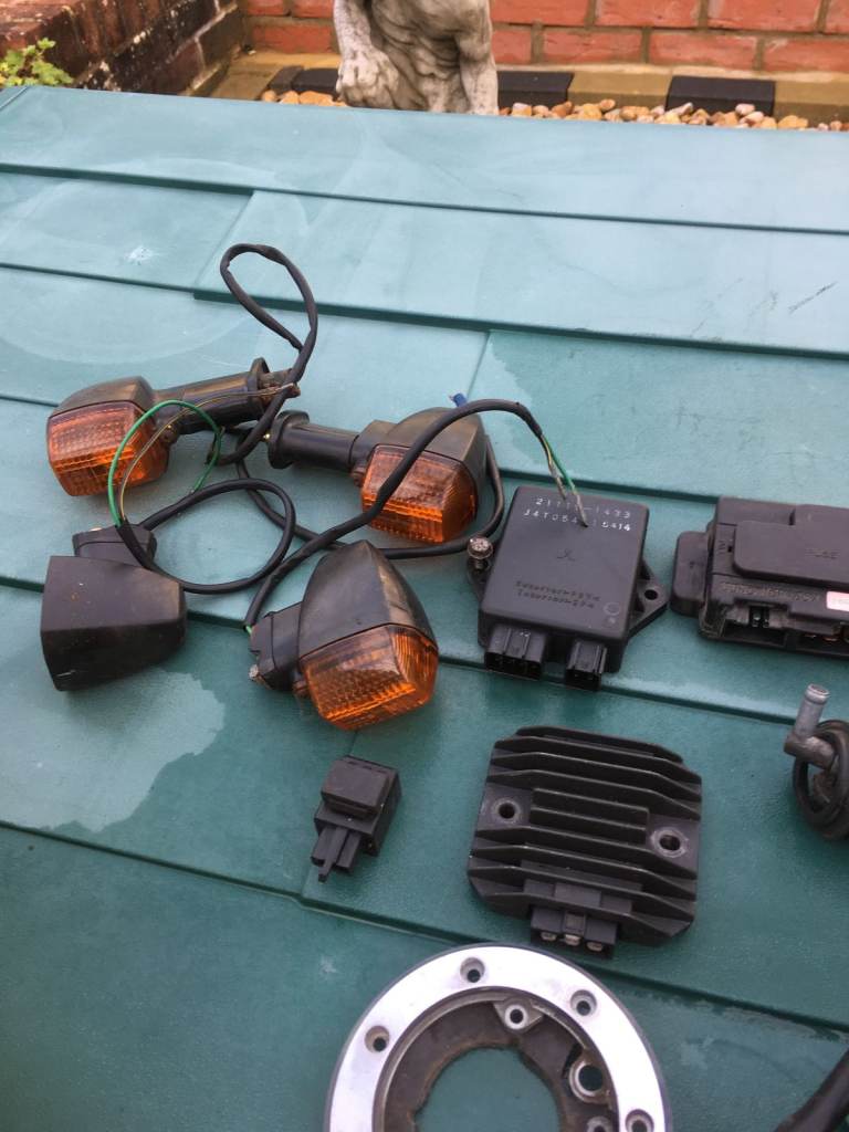 JOB LOT KAWASAKI 600 NINJA PARTS WHAT U C U BUY