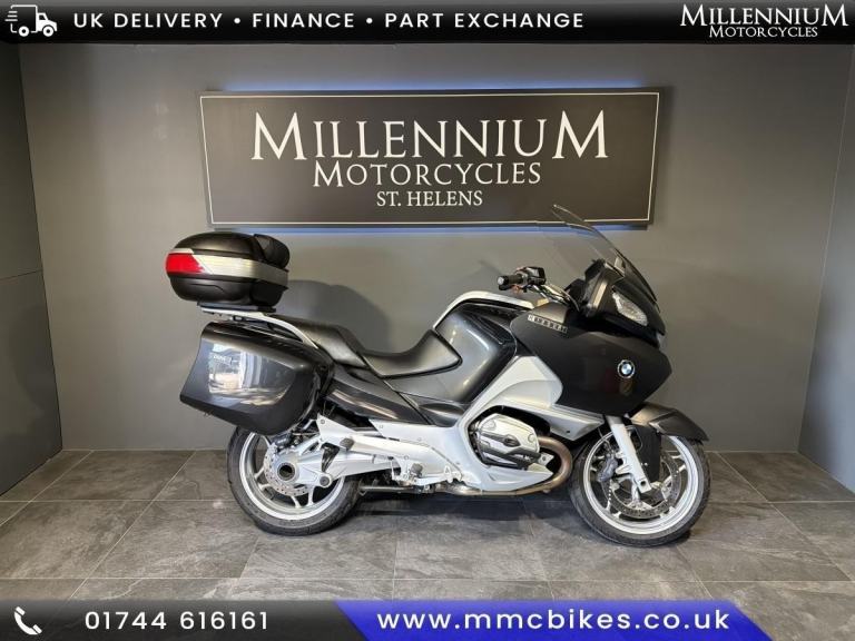 BMW R1200RT TOURING MOTORCYCLE WITH LUGGAGE