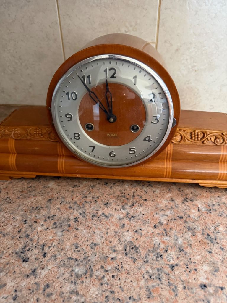 Beautiful antique mantle clock 
