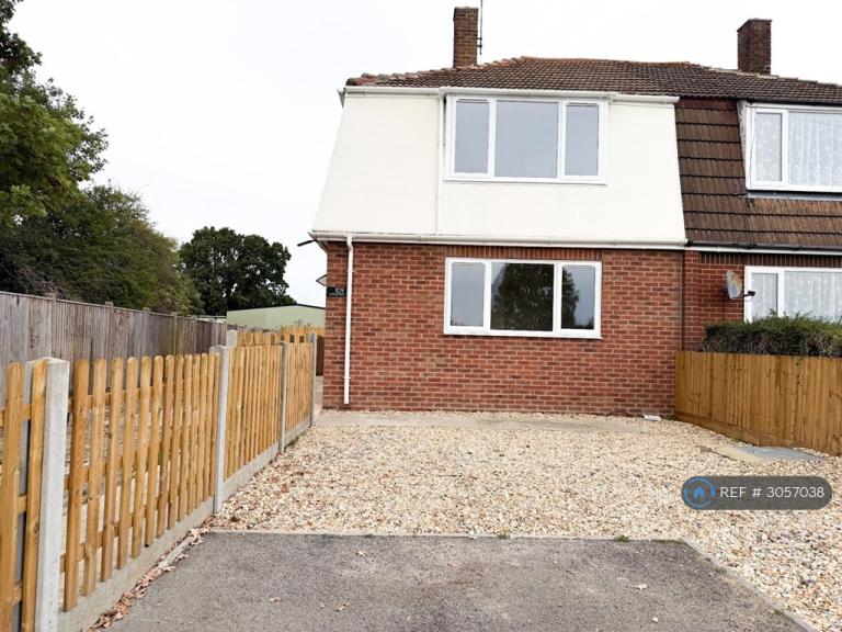 2 bedroom house in Gosport Road, Fareham, PO14 (2 bed) (#3057038)
