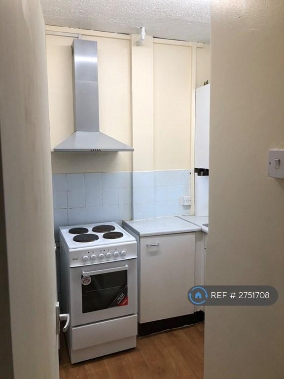 1 bedroom in Phipps House, London, W12 (#2751708)