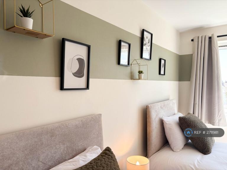 4 bedroom house in Edgewood Road, Manchester, M9 (4 bed) (#2711981)