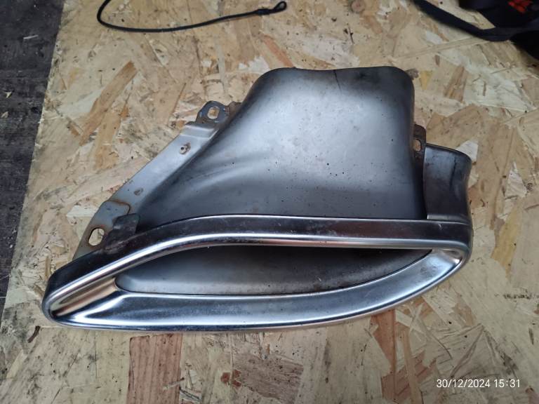Mercedes tail pipe