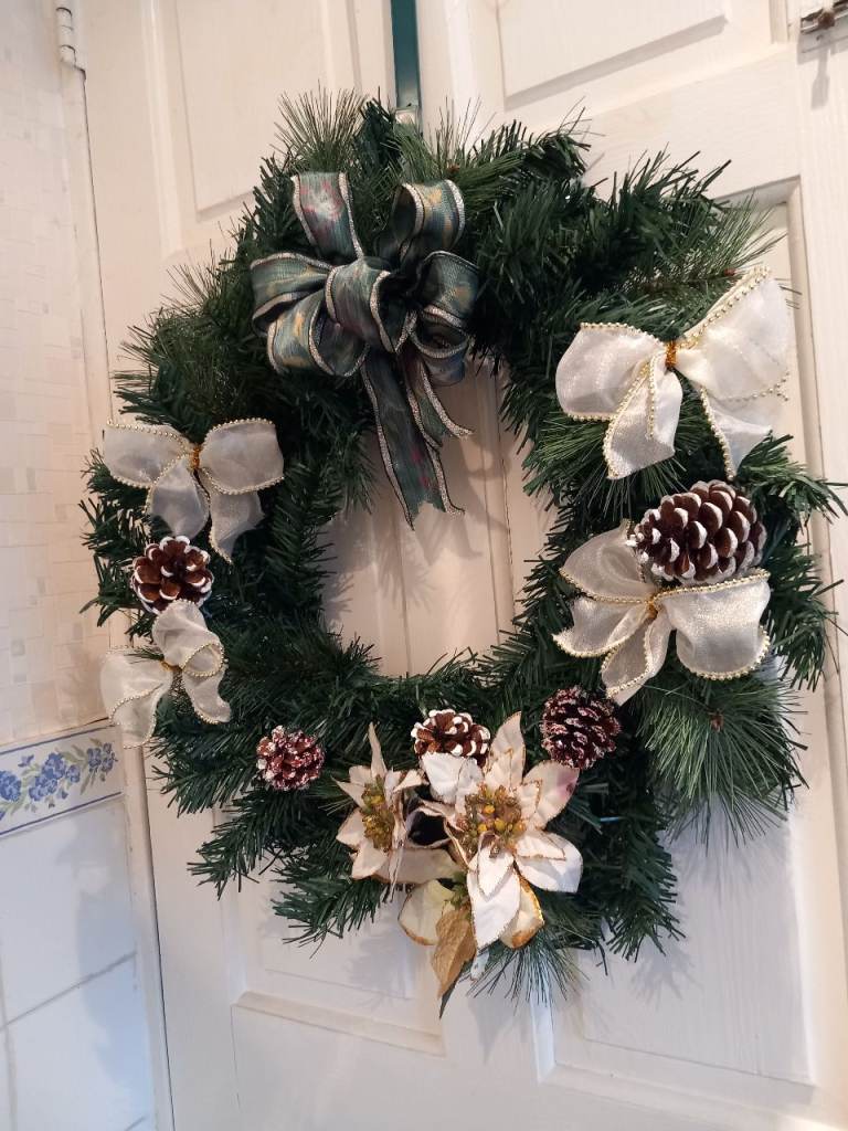 LARGE CHRISTMAS DOOR WREATH 