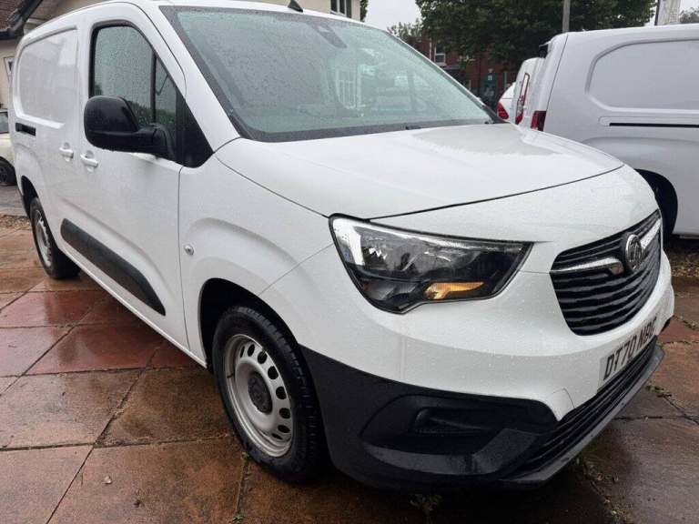2021 70 VAUXHALL COMBO 1.5 TURBO D 2300 EDITION PANEL VAN 4DR DIESEL AUTO L2 H1