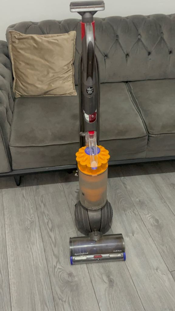 Dyson Up22 Animal  Ball Hoover Vacuum Cleaner - very good condition 