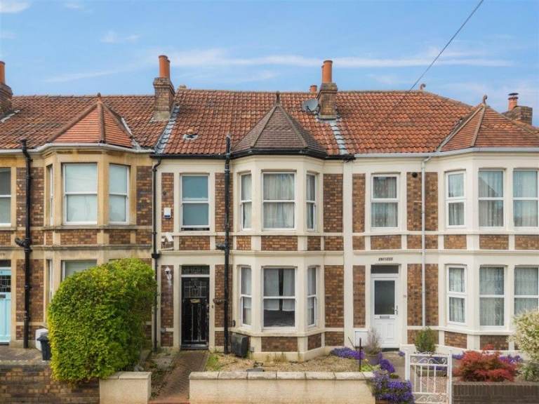 4 Bed 2 Reception/ 5 Bed 1 Reception House