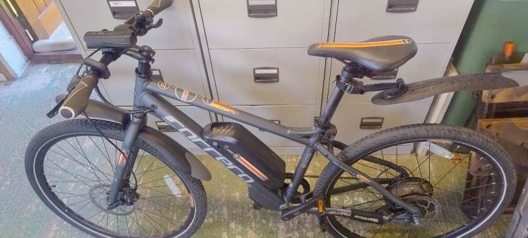 Carrera Crossfire E Electric Bike Pedal Assist Halfords Medium/Small  17" Frame