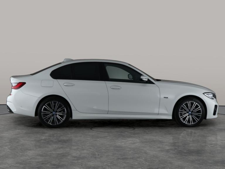 2021 BMW 3 Series 2.0 330e 12kWh M Sport Saloon 4dr Petrol Plug-in Hybrid Auto Euro 6 (s/s) ( Sal...