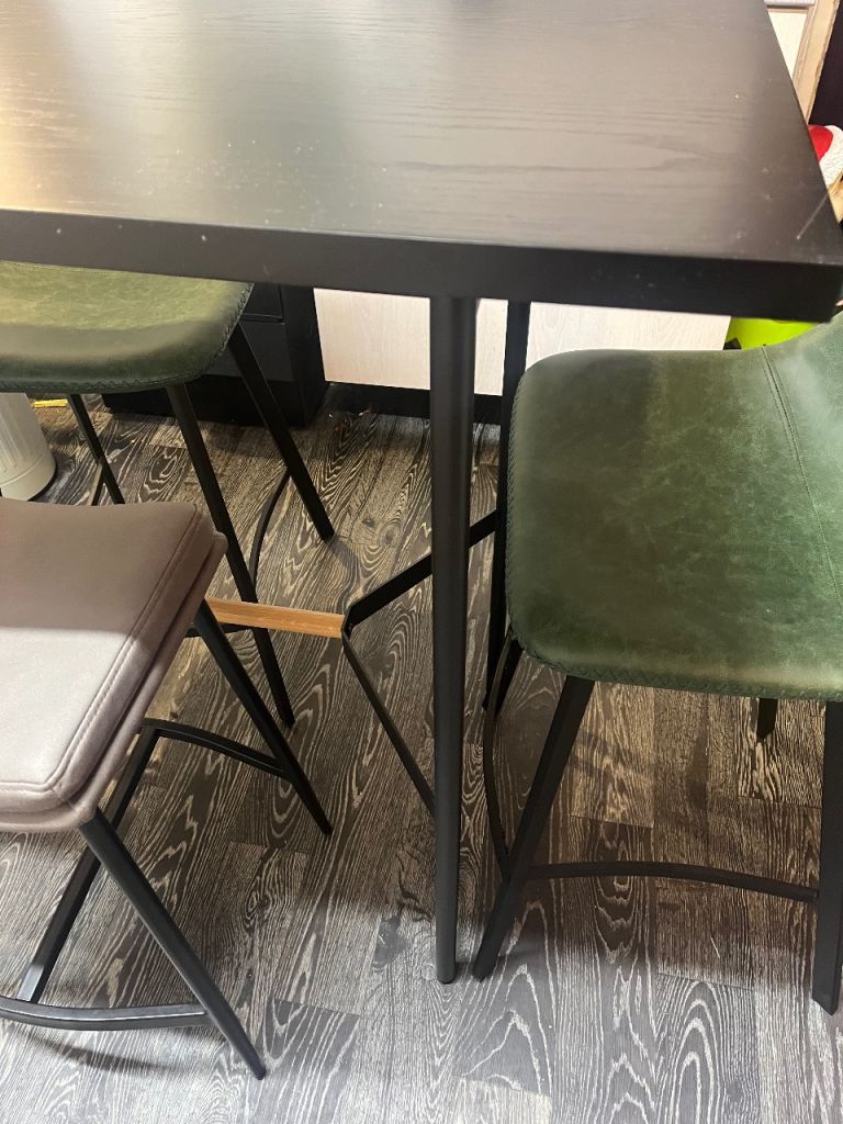 Brand new bar table and 4 stools £200 