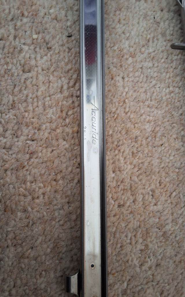 2 Accuride sliders 2611 