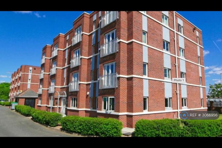 1 bedroom flat in The Locks, Irlam, Manchester, M44 (1 bed) (#3066956)