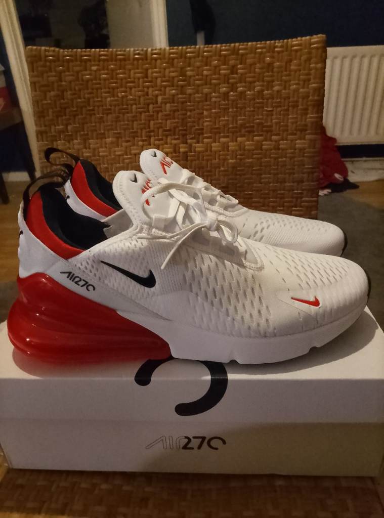 Brand new white and red genuine Nike Air Max 270's Size 9
