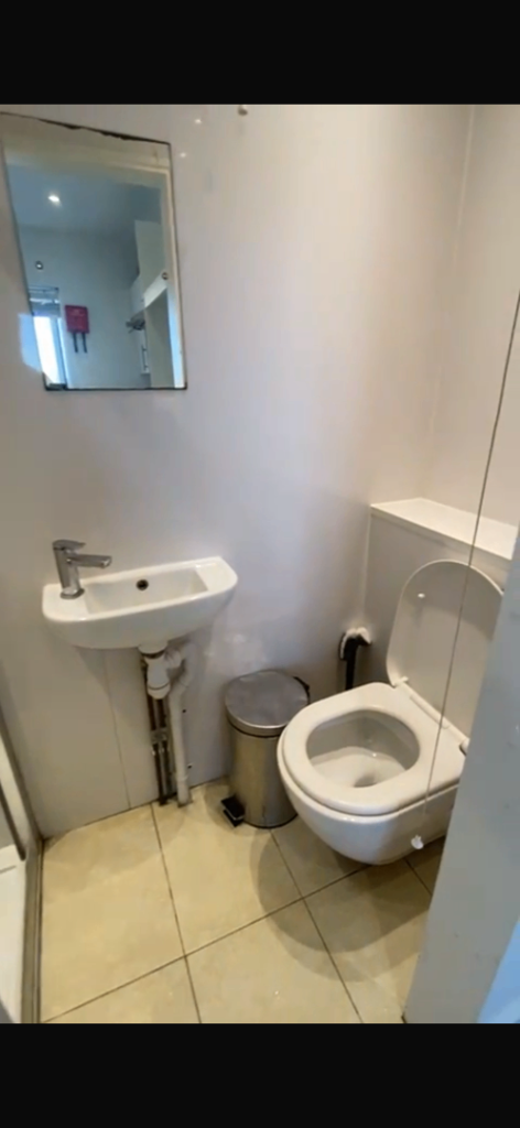 AVAILABLE NOW…,STUFIO FLAT CB1 nr HOSPITALS. 