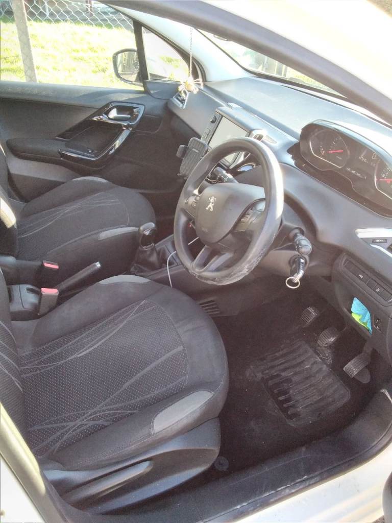 Peugeot, 208, Hatchback, 2014, Manual, 1398 (cc), 5 doors