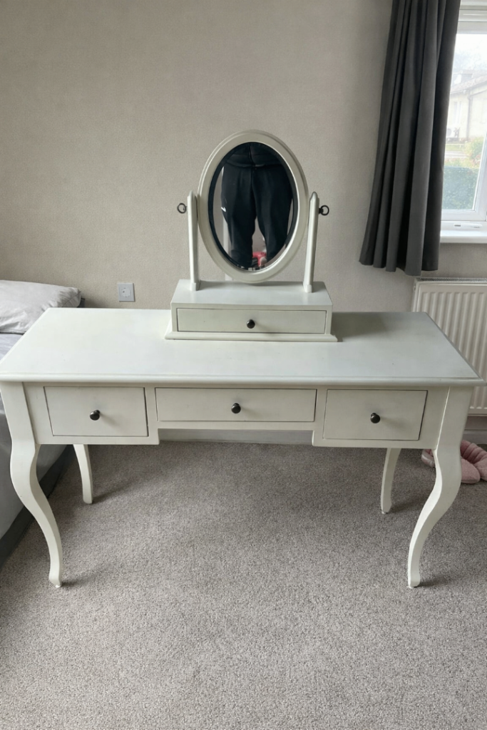 Mirror dressing table 