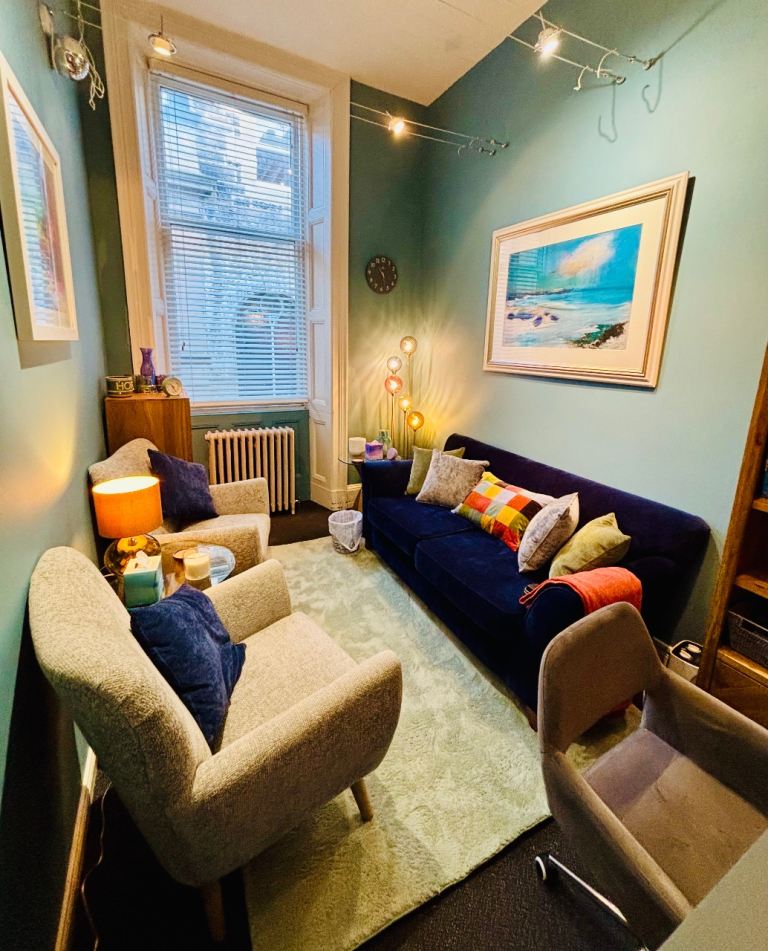 Therapy room to rent!
