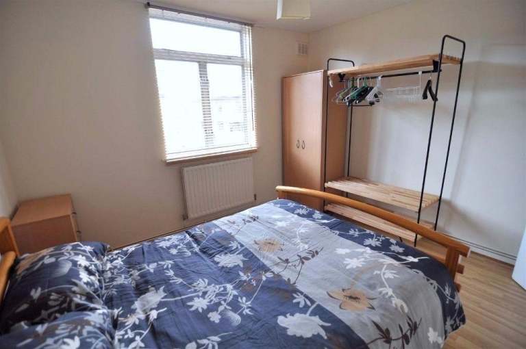 image for Canary Wharf Double room available now 15 min from the City