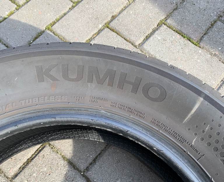 4 x 205/60/R16 92H Tyres, less than 1000 miles wear.