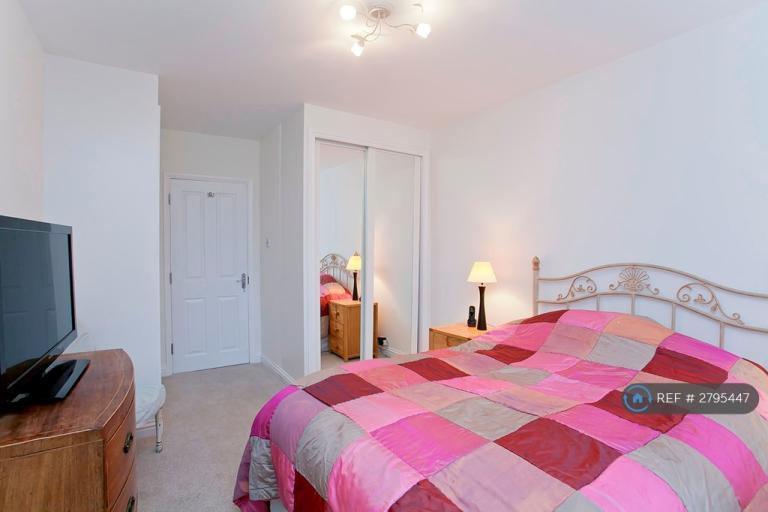 2 bedroom flat in Cranford Lodge, London, SW19 (2 bed) (#2795447)