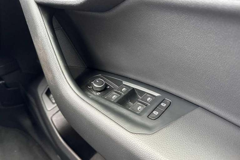 2018 Volkswagen Touareg 3.0 V6 TDI 4Motion R-Line Ã¢Â­Â14 way power adjustment, Innovation cockp...