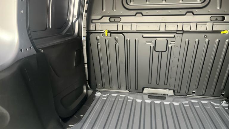 2025 Peugeot Partner Long Diesel 1.5 BlueHDi 100 Professional Plus Van Van Diesel Manual