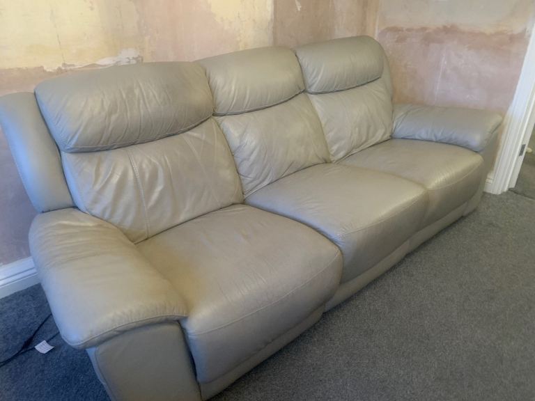 Leather recliner settee and chair 