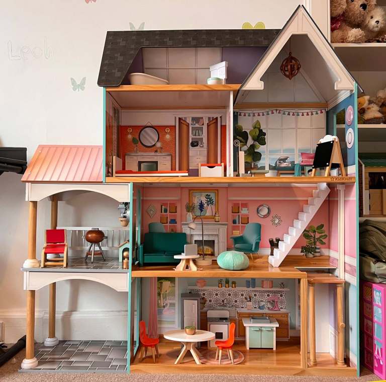 KidKraft Large Wooden Dolls House with Furniture – Good Condition