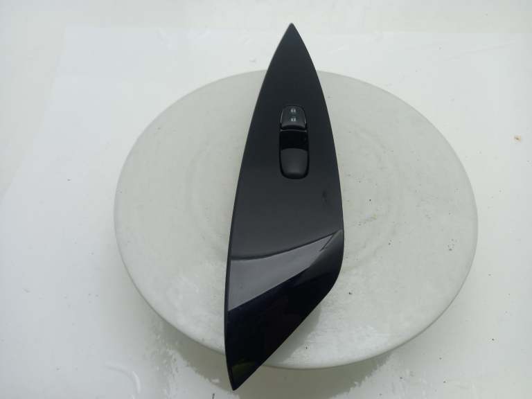 Nissan Leaf Electric Window Switch 2017-2025 5 Door Hatchback