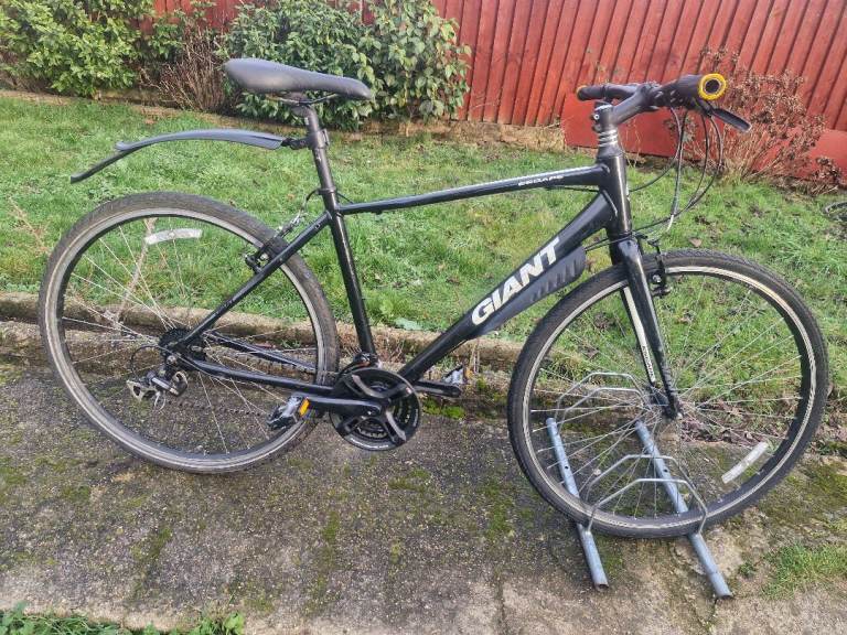 MENS GENTS ADULTS GIANT ESCAPE 700cc WHEELS 19 INCH FRAME 21 SPEED BIKE BICYCLE