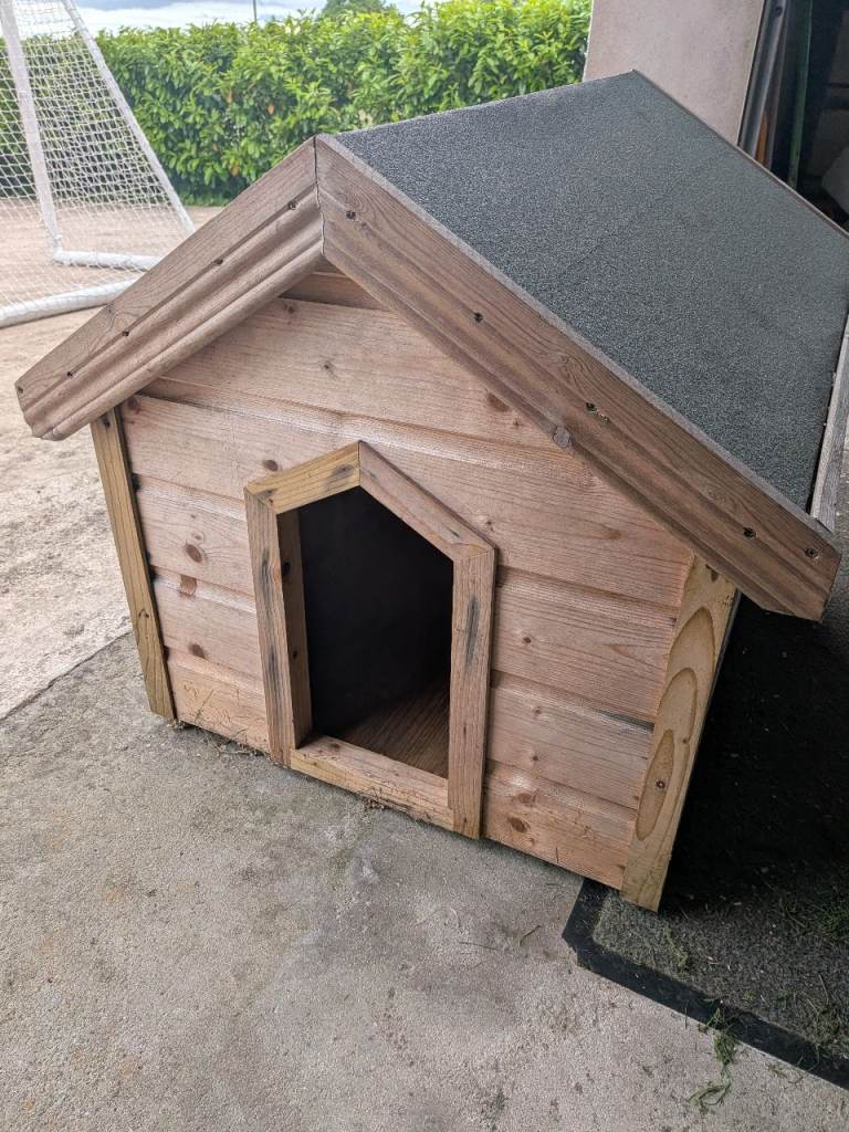 Medium sized dog kennel 