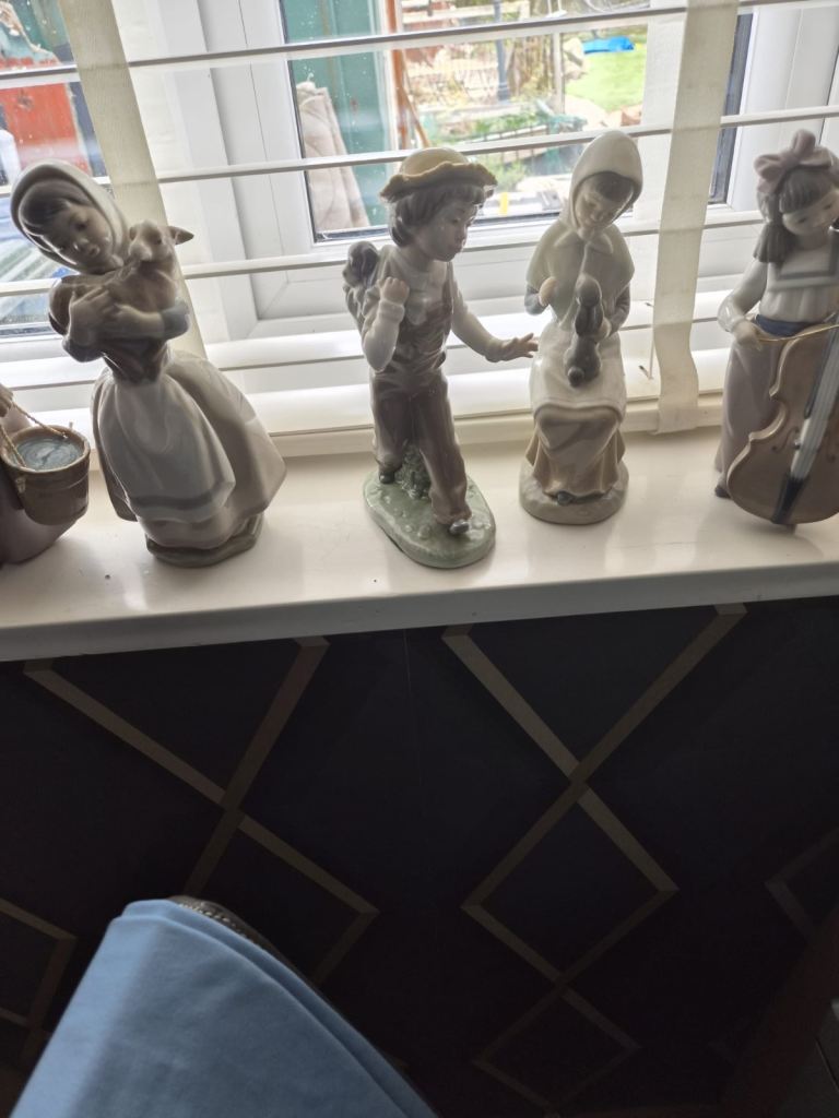 NAO ornament Figurines – Various Designs
